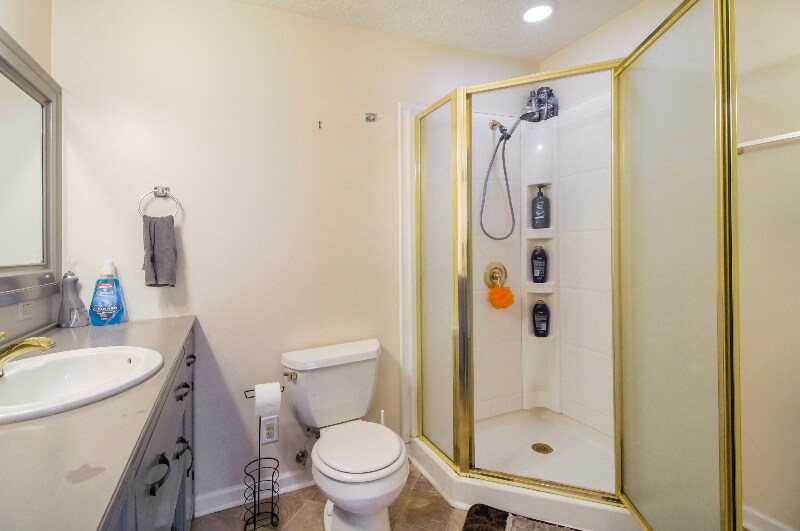Building Photo - 34 Knollwood Cir
