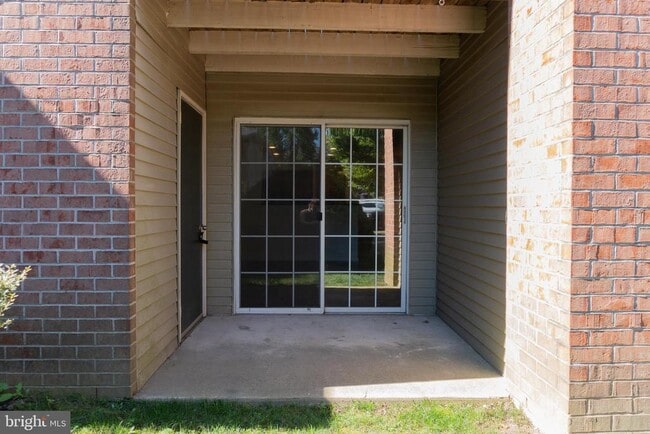 Building Photo - 10 Wingate Ct