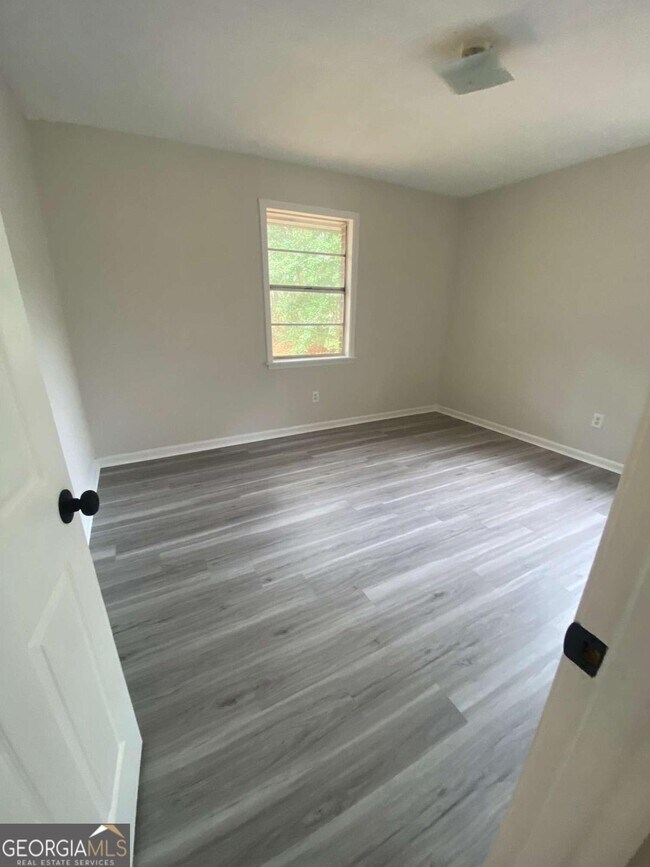 Building Photo - 29 Highland Park Dr