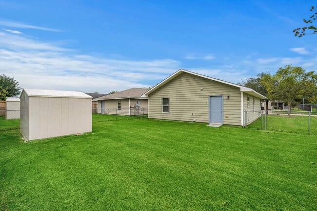 Building Photo - 3307 Angel Ln