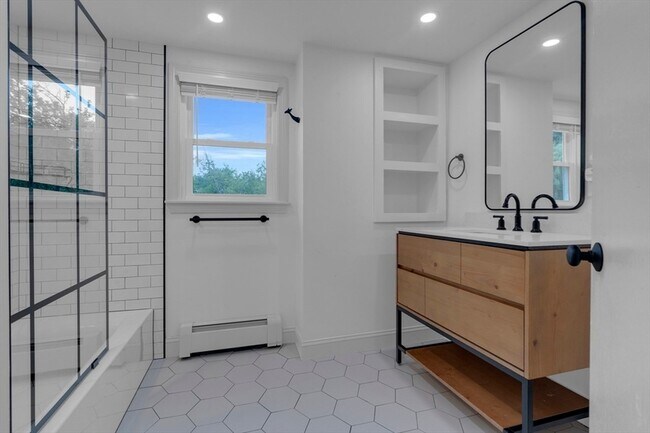 Building Photo - 104 Mishawum Rd