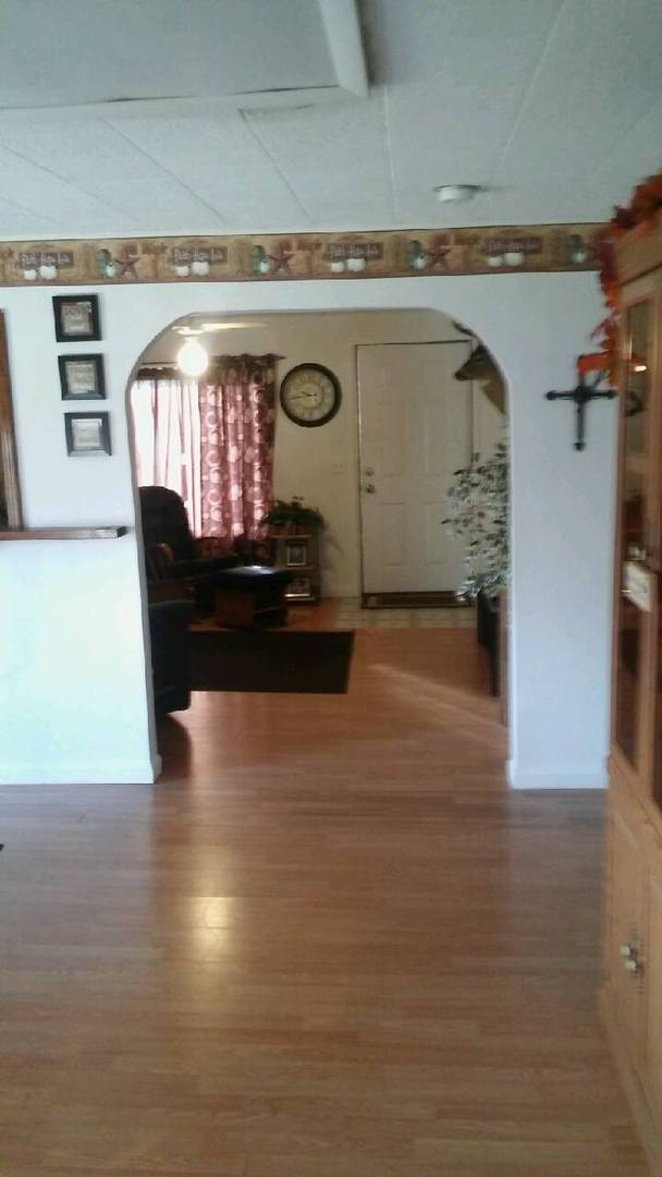Building Photo - Charming 2-Bedroom Home on Double Lot – Av...