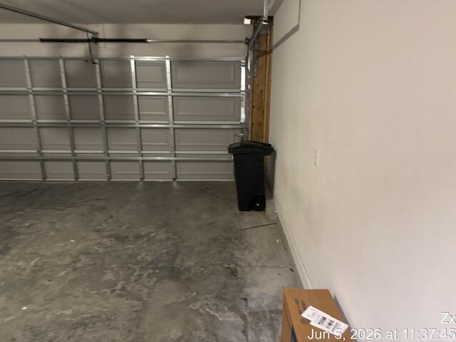 Building Photo - 68 Rivertown Rd