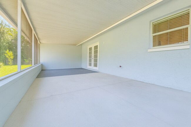 Building Photo - 5476/5478 Ave C