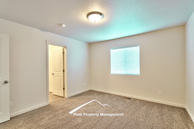 Building Photo - 76 S Drifter Loop