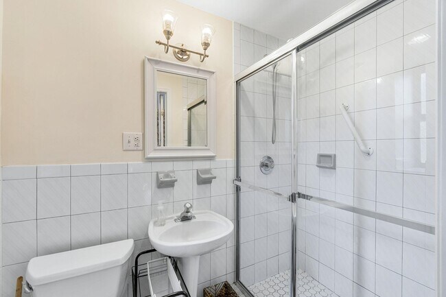 Building Photo - 50 Glenwood Ave