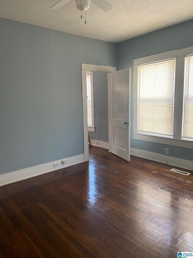 Building Photo - 1146 14th Ave S