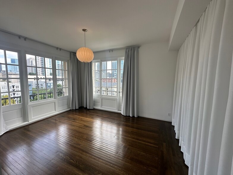 Building Photo - 30 5th St NE