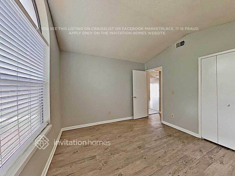 Building Photo - 7469 Sweet Rose Ln