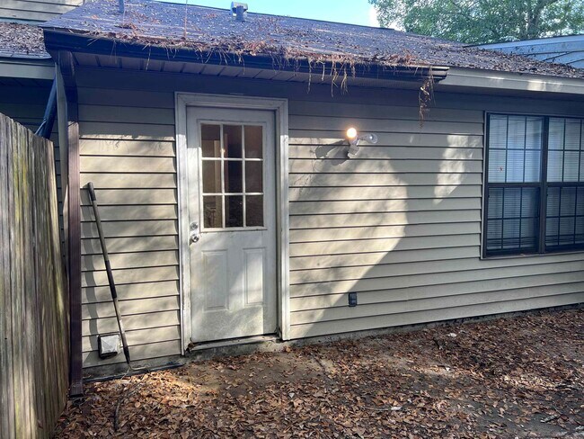 Building Photo - 2424 Talco Hills Dr