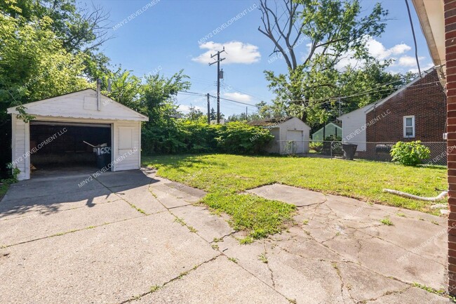 Building Photo - Charming Westside 3-Bedroom Brick Bungalow...