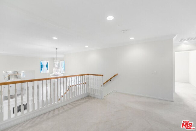 Building Photo - 24901 Vista Verenda