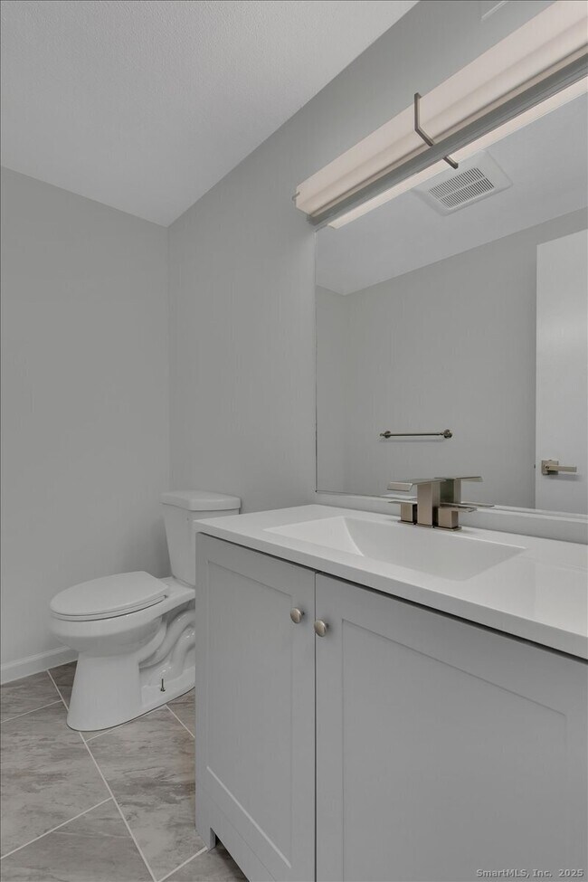 Building Photo - 3 Trolley Crossing Ln