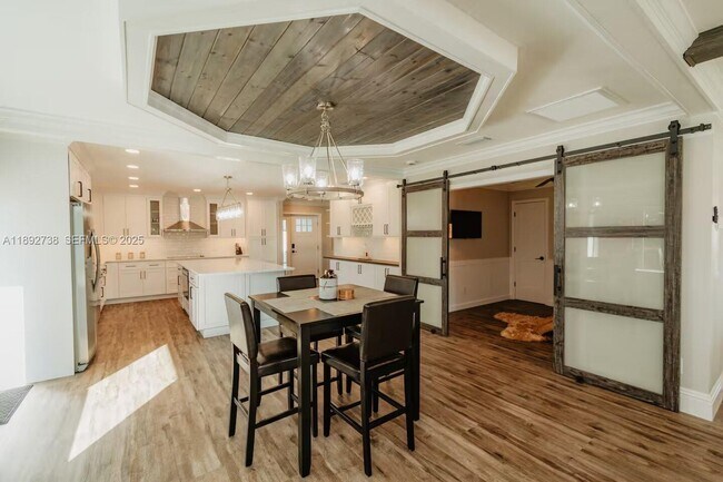 Building Photo - 9675 SW Anchor