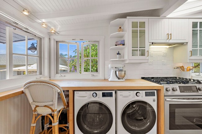 Building Photo - Woods Cove Furnished Cottage