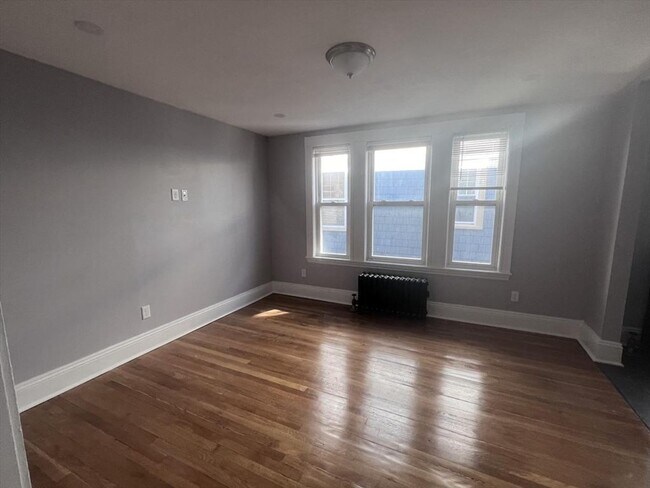 Building Photo - 54P