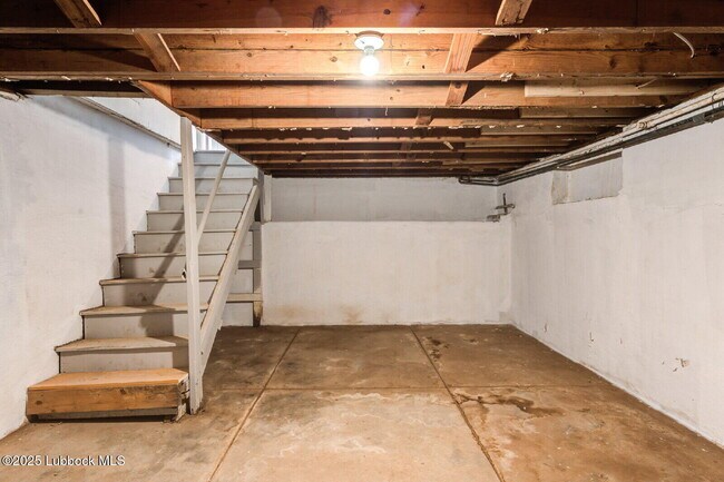 Building Photo - 1701 32nd St