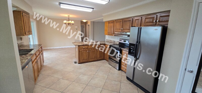 Building Photo - 11 Wayside Rd