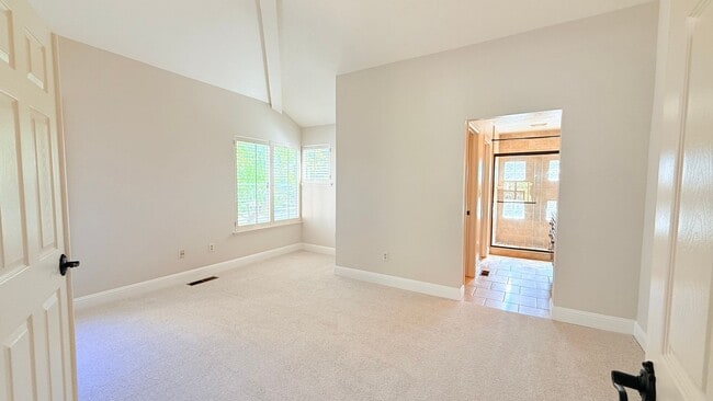 Building Photo - Gorgeous Two (2) Suites--- Executive Style 2BD/2.5BA + Loft, Two-Story TH at The Lake at Canyon L...