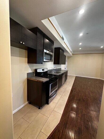 Building Photo - 14233 Tiara St