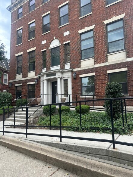 Building Photo - 528 N New St
