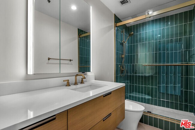 Building Photo - 10790 Wilshire Blvd