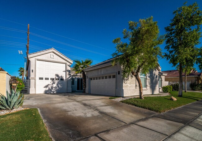 Building Photo - 48806 Barrymore St