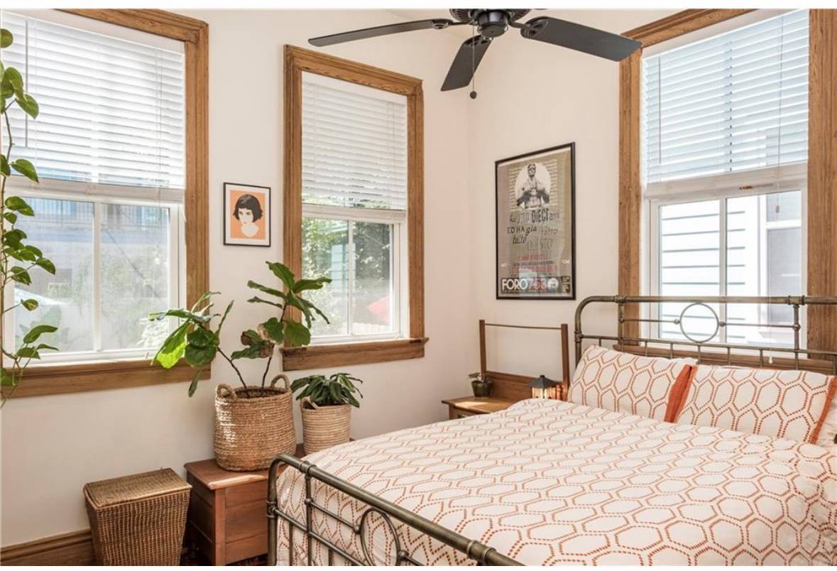 Building Photo - 620 S Lopez St