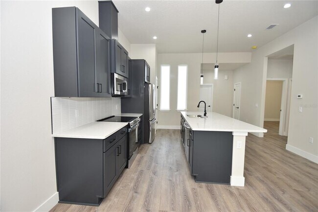 Building Photo - 20 Uniondale Pl