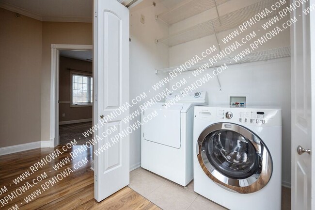 Building Photo - 14115 Airline Ave