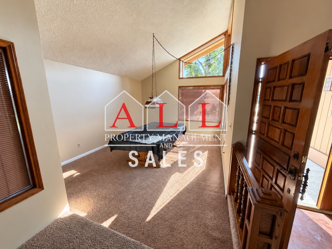 Building Photo - 8009 Dos Rios Way