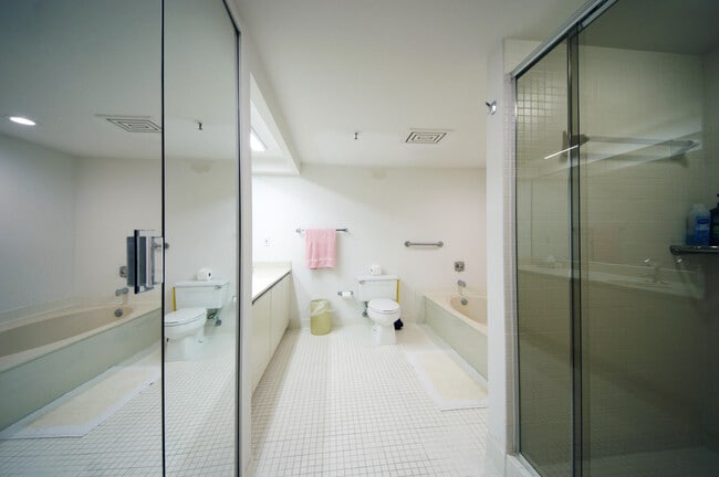 Building Photo - 2450 Presidential Way