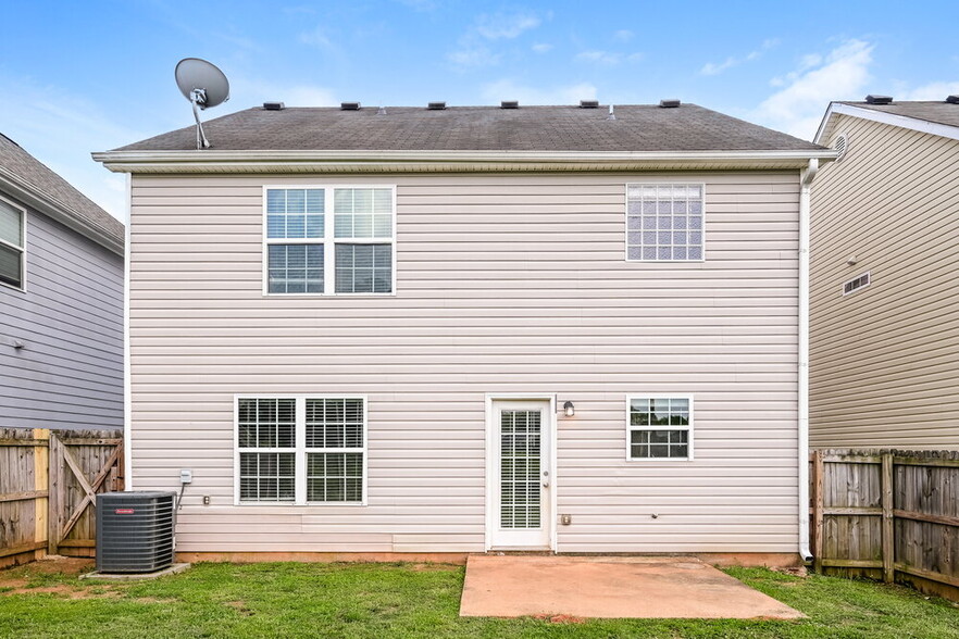 Building Photo - 1876 Simmons Ln