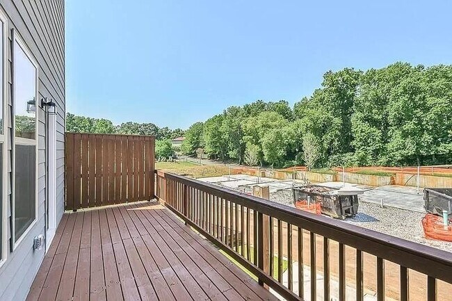 Building Photo - 10006 Jack Dr