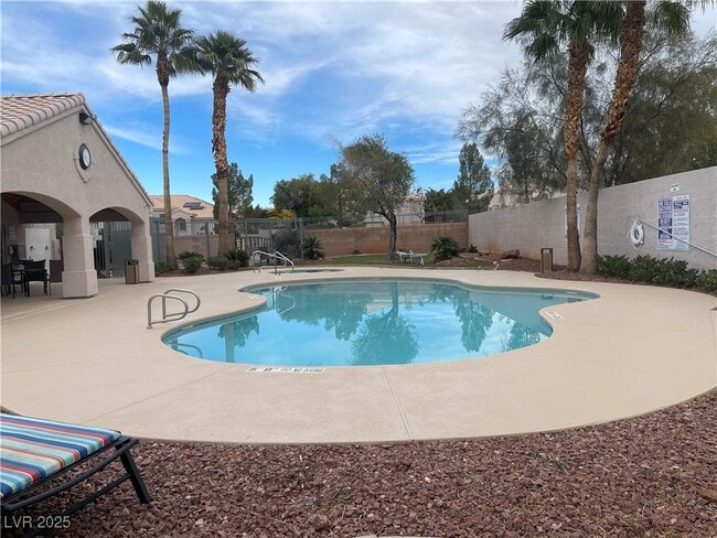 Building Photo - 502 Quail Bird Pl