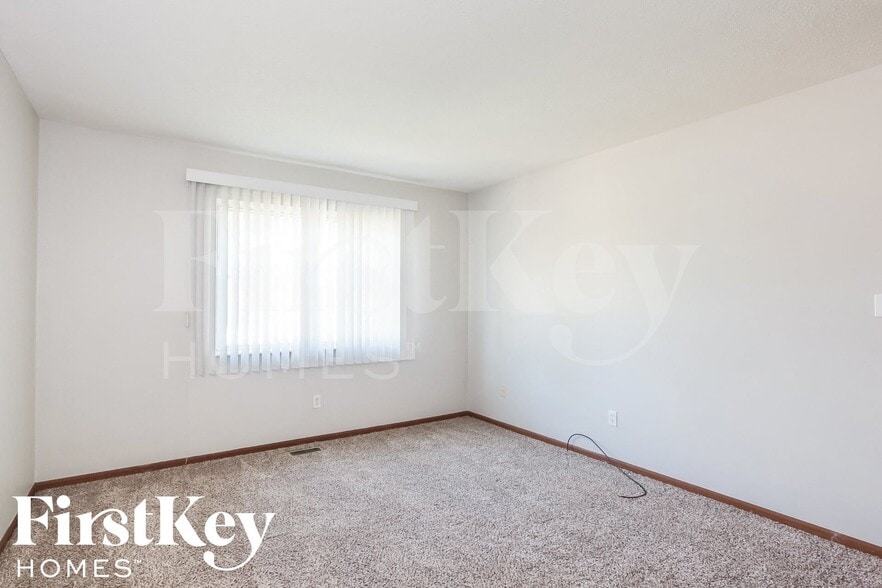 Building Photo - 6921 Mapleton Ct