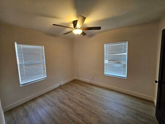 Building Photo - Welcome to Your New Home !