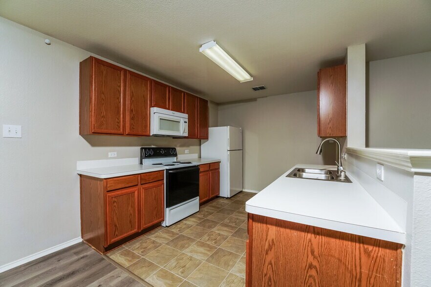 Building Photo - 1209 Lambert Dr