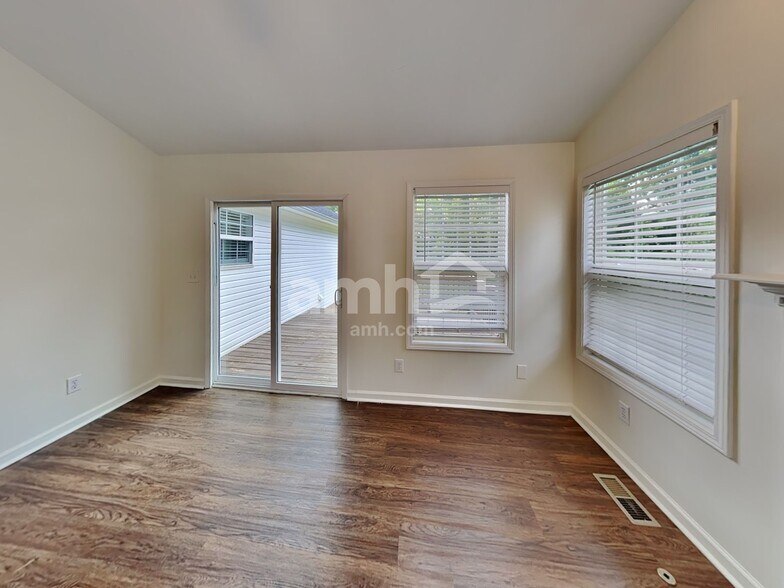 Building Photo - 2908 Checkers Ct