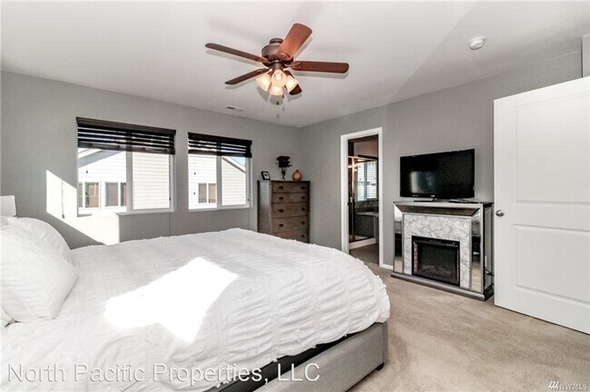 Building Photo - 4 br, 2.5 bath House - 27475 211th Ct SE