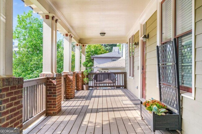 Building Photo - 94 Lucy St SE