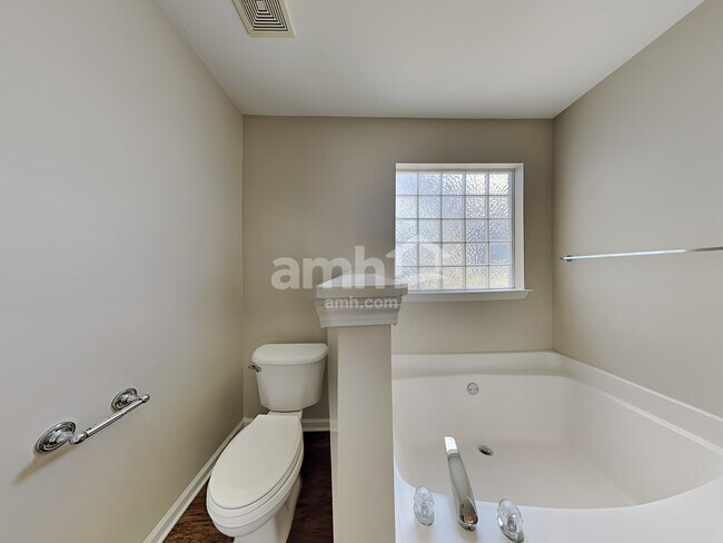 Building Photo - 614 Fairgreen Trl