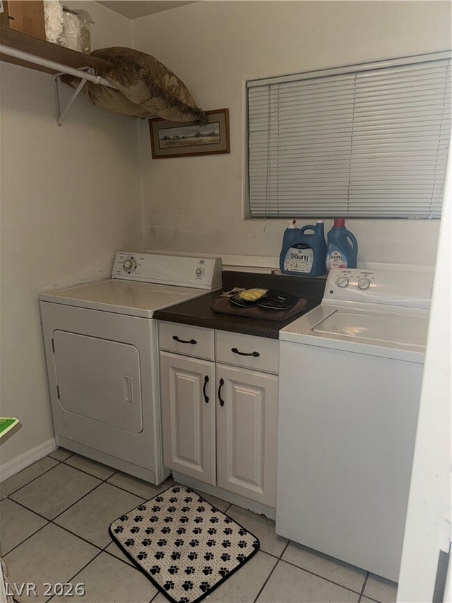 Building Photo - 7842 W Gilmore Ave