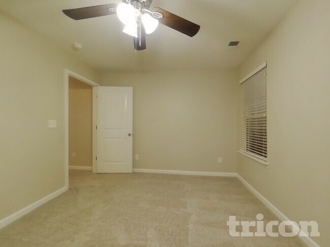 Building Photo - 502 Hickory Leaf Ct