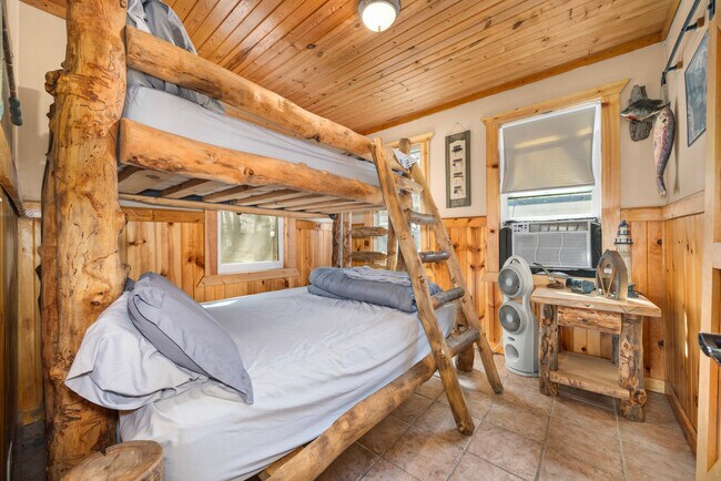 Building Photo - 3341 E 2059th Rd