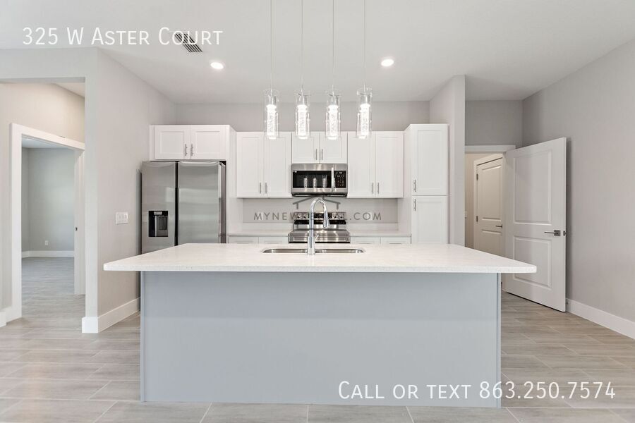 Building Photo - 325 W Aster Ct