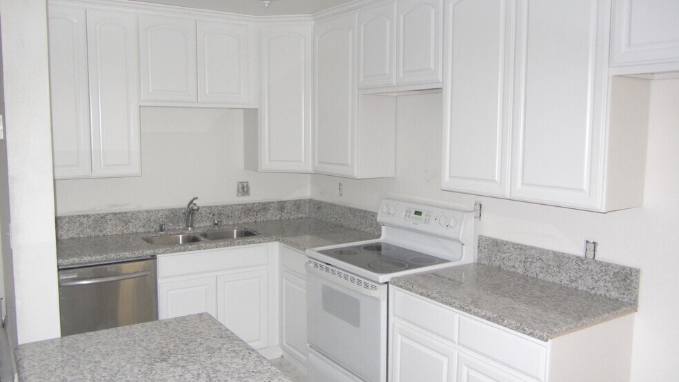 Downstairs Kitchen - 10460 Caminito Sulmona