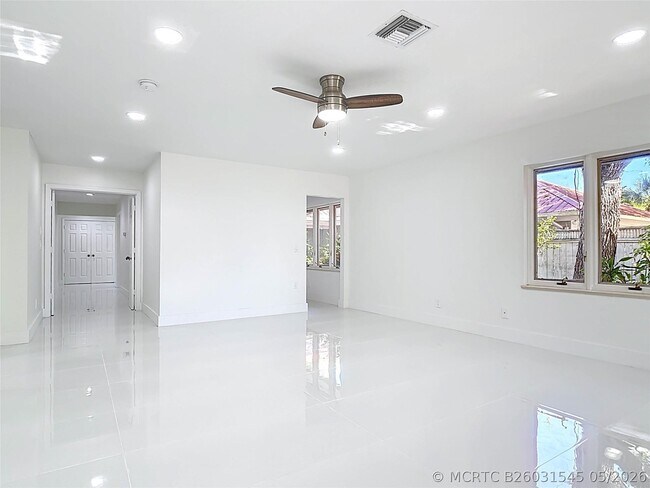Building Photo - 1200 Poitras Dr