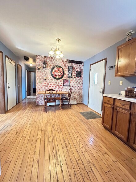 Building Photo - 409 Plainfield Rd