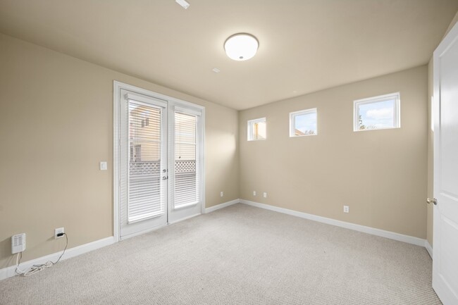 Building Photo - 1250 W 23rd St